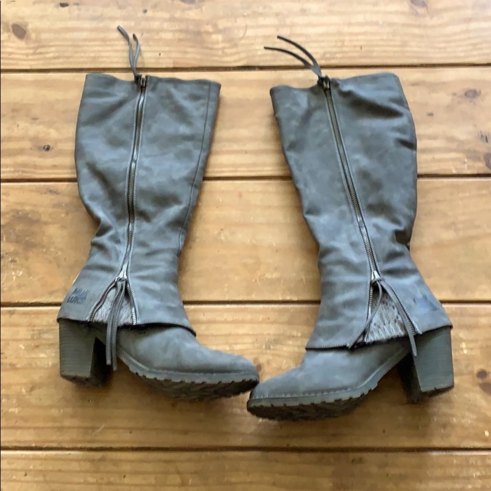 Knee High Distressed Sweater Trim Gray Boots